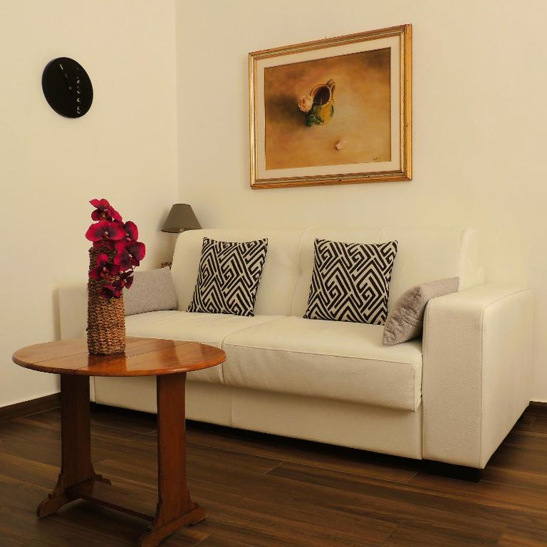 Palace Apartments Central Catania - Appartamento Deluxe con 2 Camere da Letto e Balcone - 33