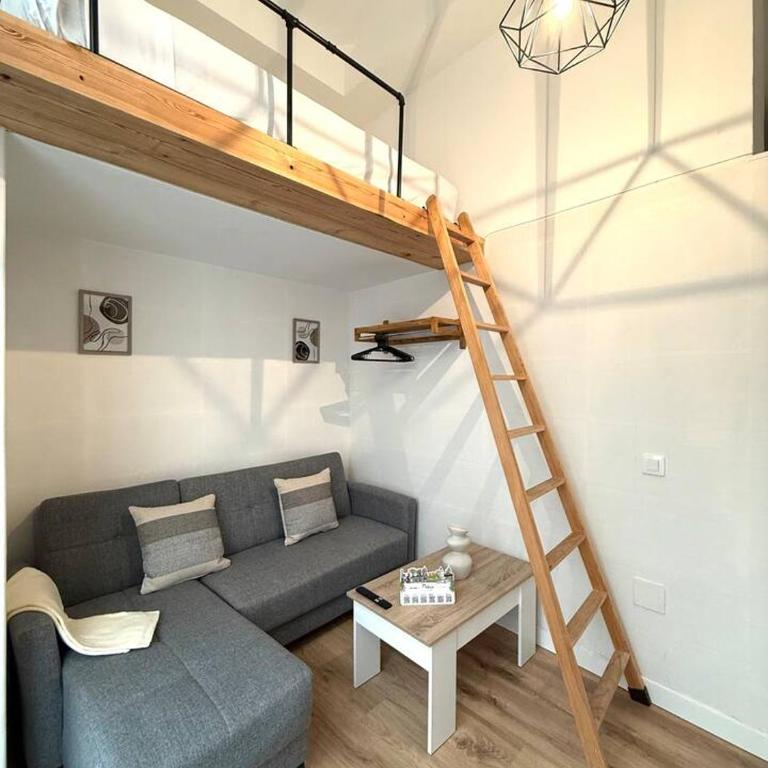 Studio in the city center! - One-Bedroom Apartment - 7