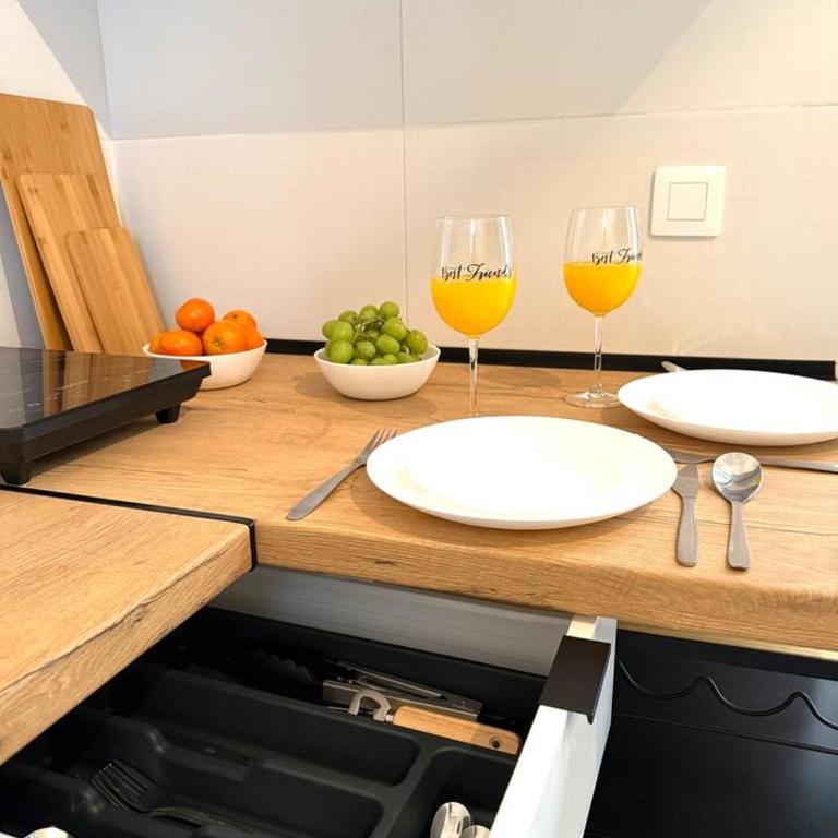 Studio in the city center! - One-Bedroom Apartment - 14