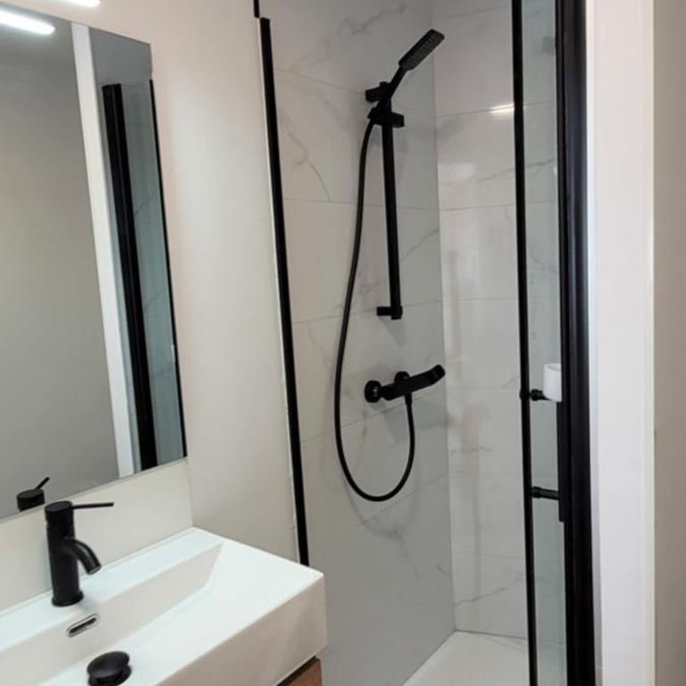 Torremolinos CARIHUELA RENOVADO - Wifi 365 Mbps - Fire Stick Amazon - Playa a 50 metros - Estudio - 25