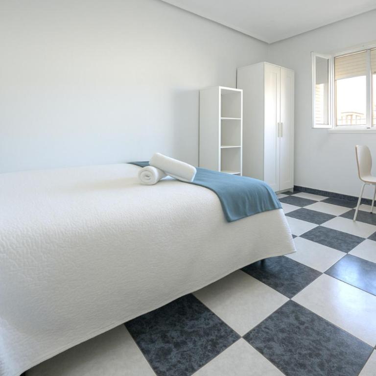 Apartamento Martínez Campos - Playa La Caleta - Apartamento de 3 dormitorios Premium - 2