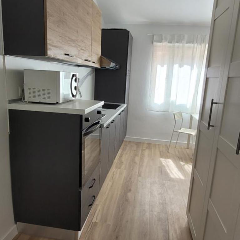 Torremolinos CARIHUELA RENOVADO - Wifi 365 Mbps - Fire Stick Amazon - Playa a 50 metros - Estudio - 2
