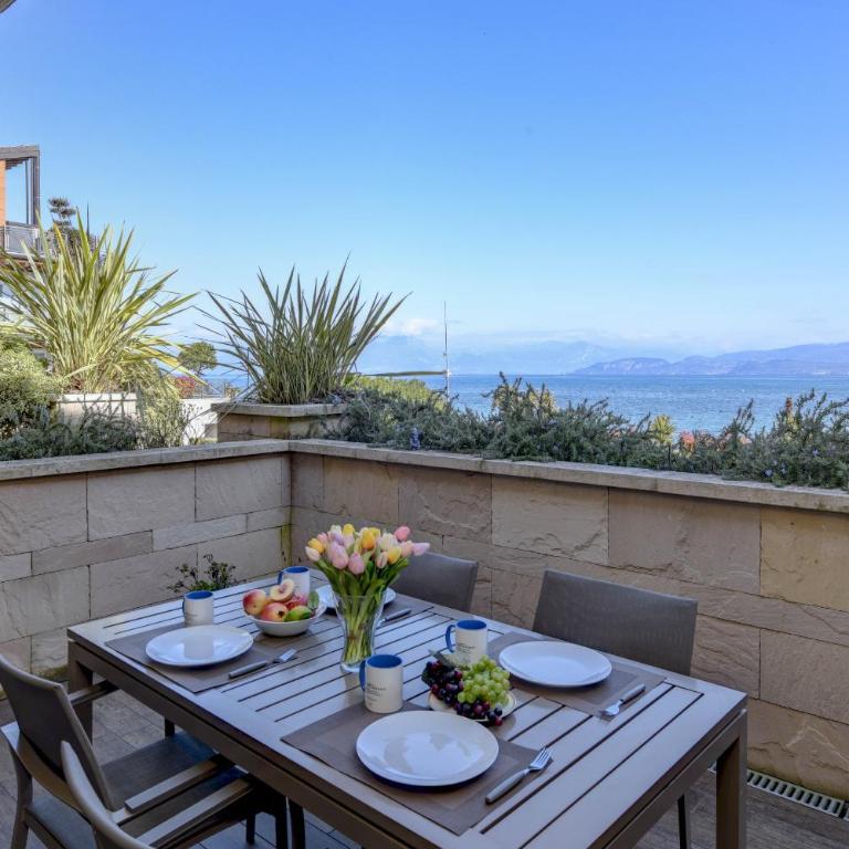 MGH Luxury - Residenza La Perla Peschiera Lakefront - Apartment with Lake View - 2