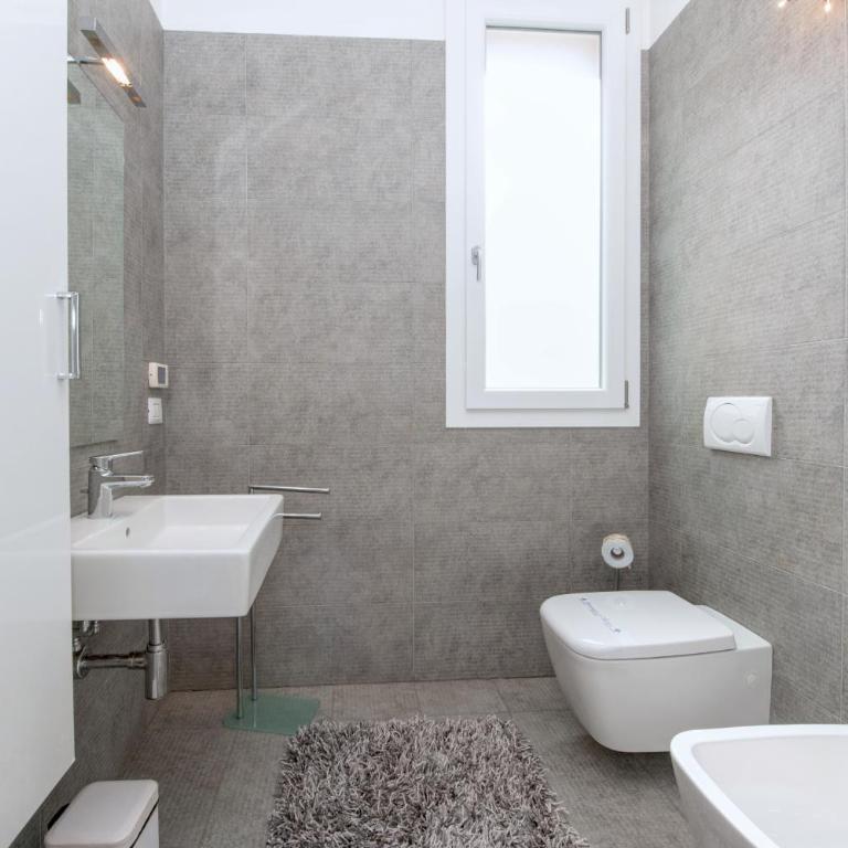 MGH Luxury - Residenza La Perla Peschiera Lakefront - Apartment with Lake View - 7