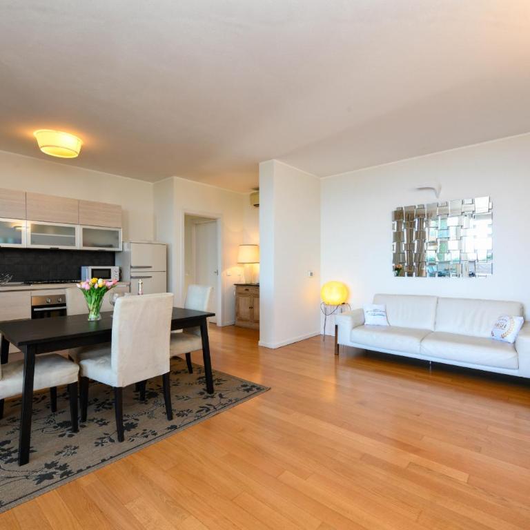 MGH Luxury - Residenza La Perla Peschiera Lakefront - Apartment with Lake View - 15