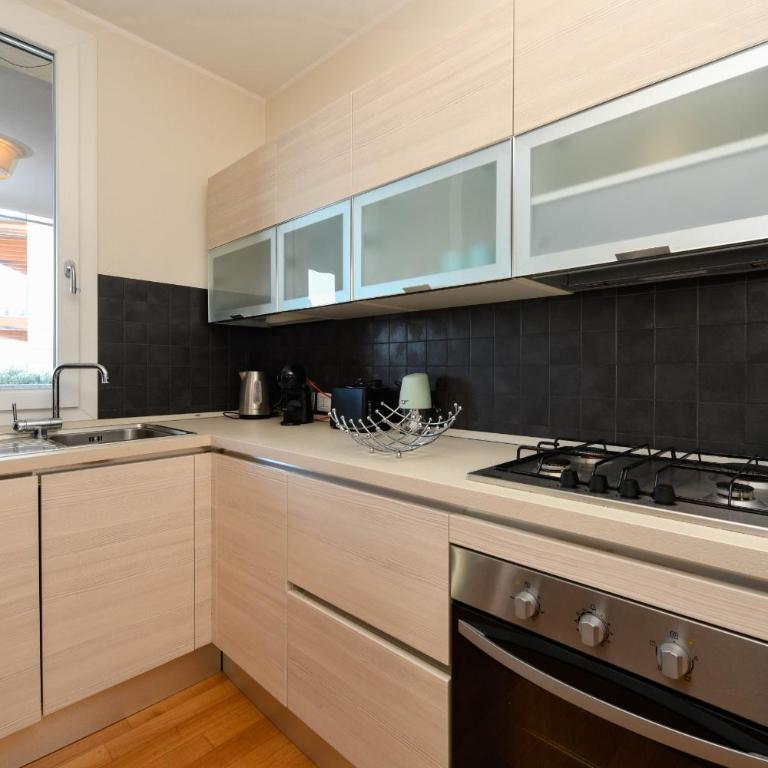 MGH Luxury - Residenza La Perla Peschiera Lakefront - Apartment with Lake View - 21