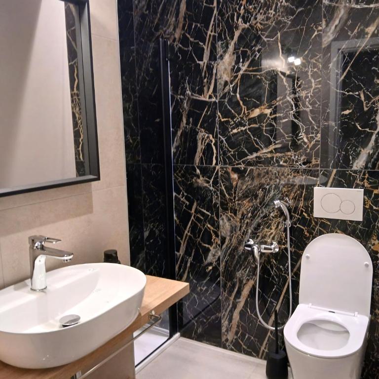 Central View 2 - One-Bedroom Apartment - 26