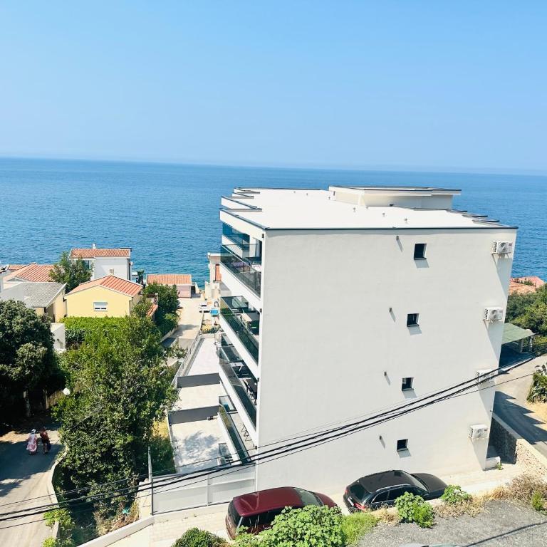 Swiss DELUXE Appartement - Two-Bedroom Apartment - 52