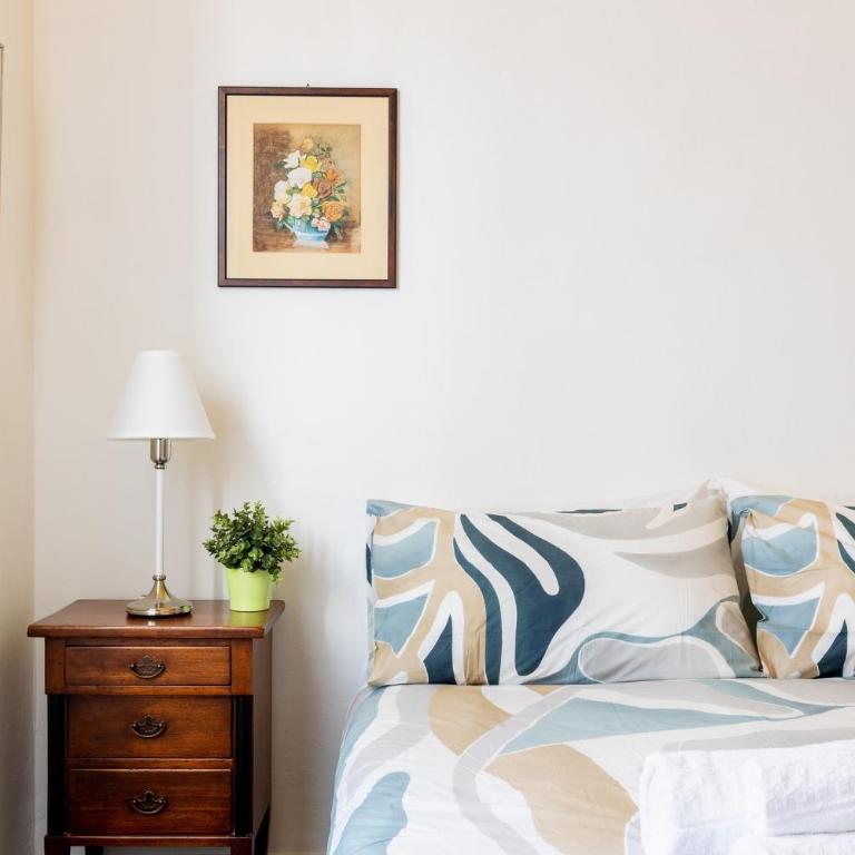 GuestHost - Station Oasis with Parking and Garden - Two-Bedroom Apartment - 15