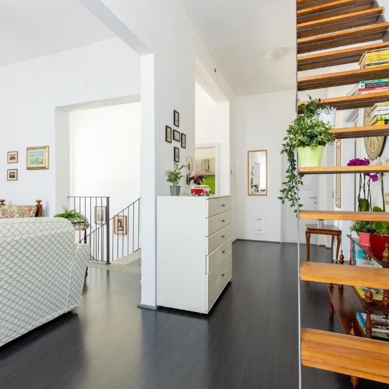 GuestHost - Station Oasis with Parking and Garden - Two-Bedroom Apartment - 7