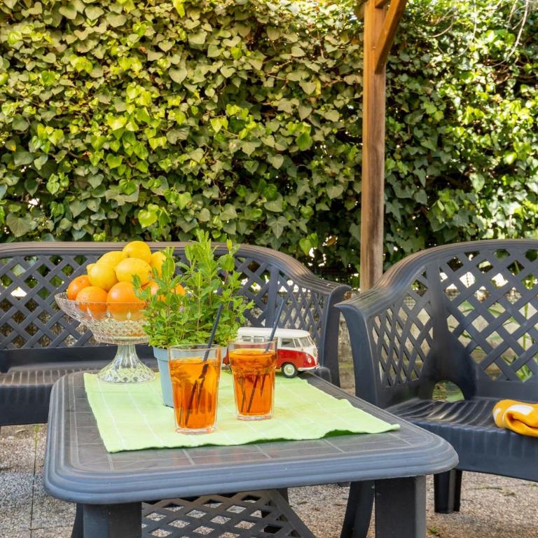 GuestHost - Station Oasis with Parking and Garden - Two-Bedroom Apartment - 22