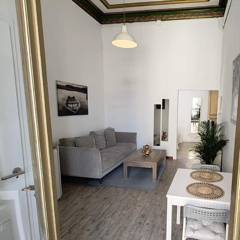 Barcelona Central Apartments - One-Bedroom Superior Apartment - 7