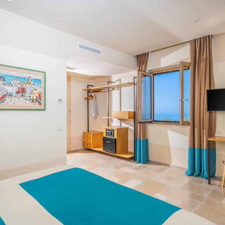 Maison Montechiaro - Quadruple Room with Sea View - 7