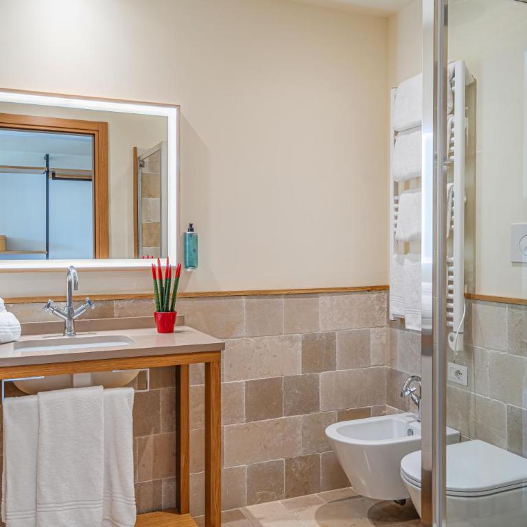 Maison Montechiaro - Quadruple Room with Sea View - 10