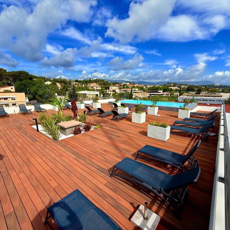 charmant 3 pièces neuf SUR JARDIN piscine débordement en Rooftop VUE MER ET MONTAGNES parking gratuit climatisation 2 CHAMBRES - Appartement 2 Chambres - 15
