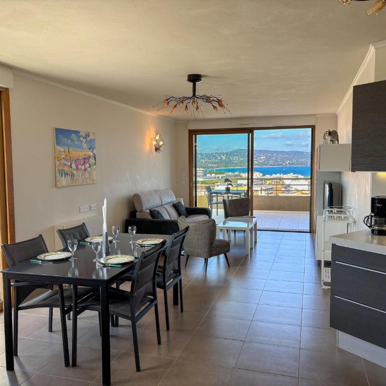 Azura - Appartement Climatisé 2 Chambres Terrasse Vue Mer avec Parking Privé Gratuit - Appartement 2 Chambres - 3