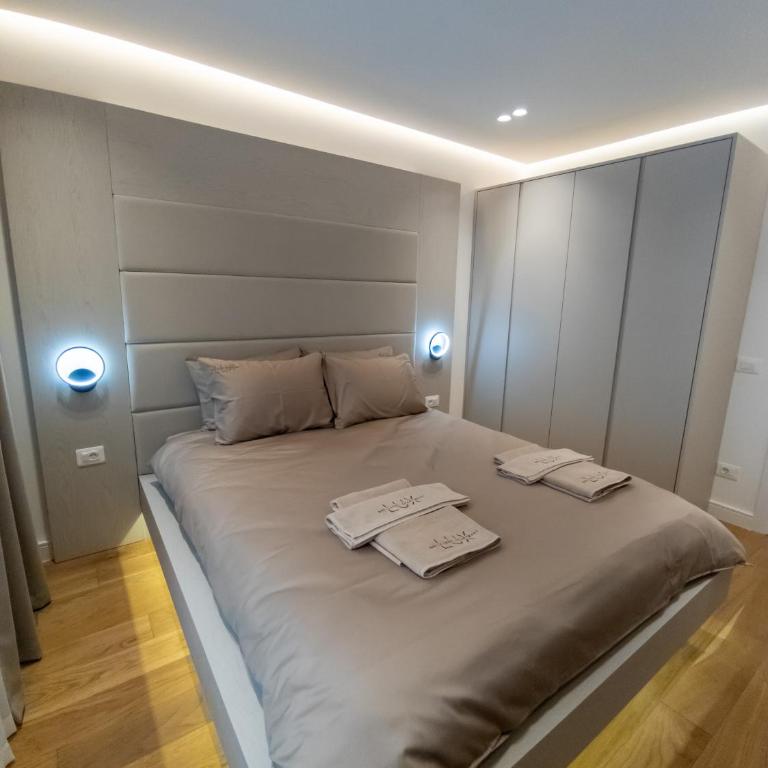 Lux Brilijant Apartmant - Two-Bedroom Apartment - 10