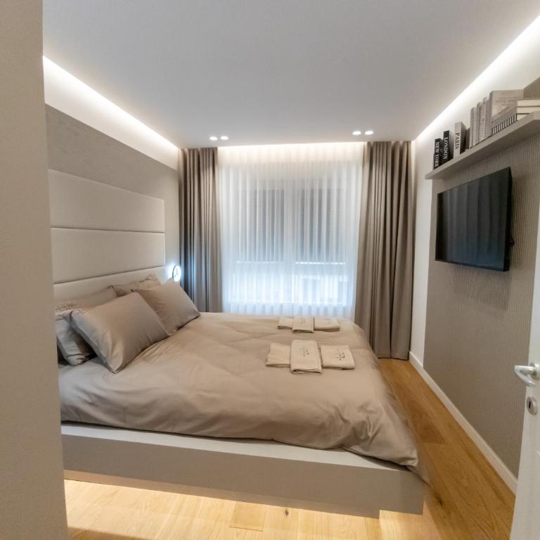 Lux Brilijant Apartmant - Two-Bedroom Apartment - 12