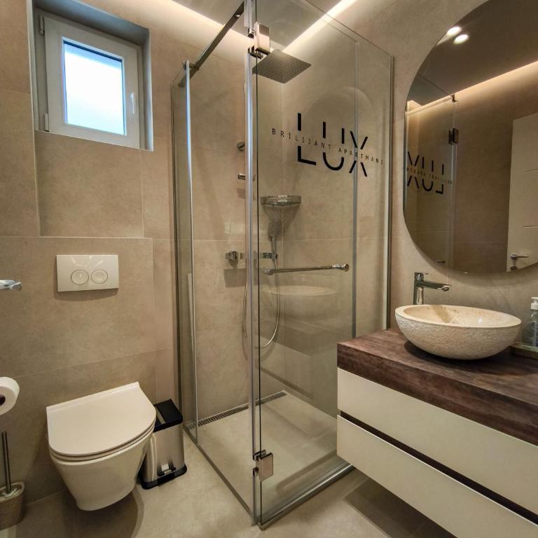Lux Brilijant Apartmant - Two-Bedroom Apartment - 16
