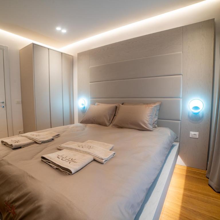 Lux Brilijant Apartmant - Two-Bedroom Apartment - 18