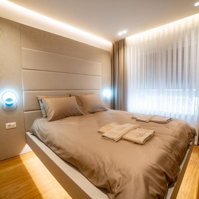 Lux Brilijant Apartmant - Two-Bedroom Apartment - 19