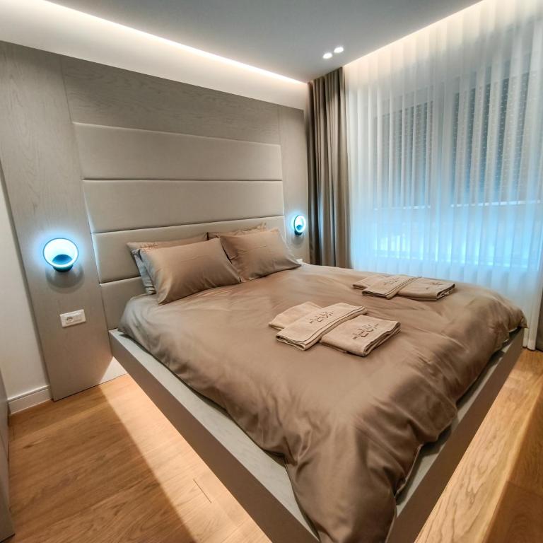Lux Brilijant Apartmant - Two-Bedroom Apartment - 39