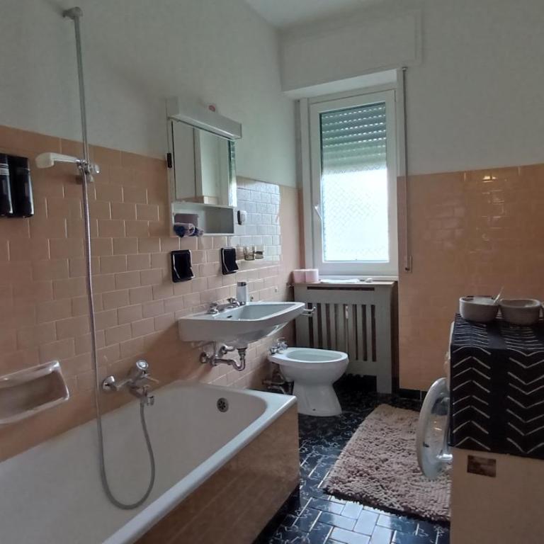 Tirano Express Comfort 2P Appartamento spazioso con vista montagne, ideale per famiglie e gruppi - Appartement avec Vue et Balcon - 36