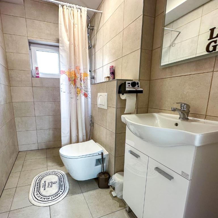 Gilda Van Der Clog - Double Room with Private Bathroom - 8