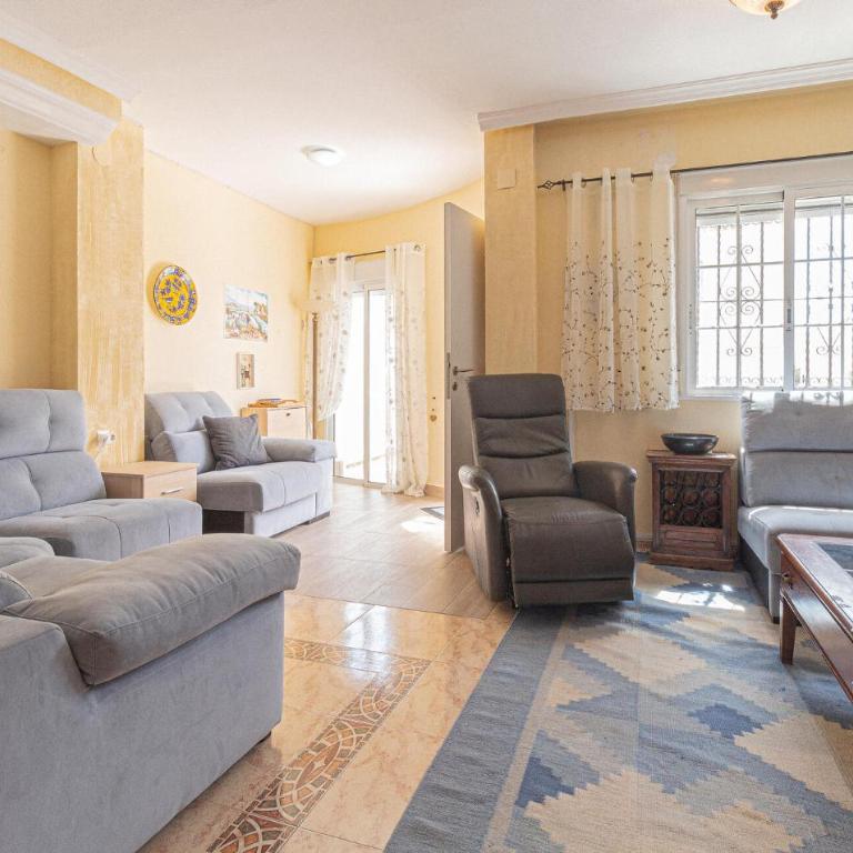 Stunning Home In Orihuela Costa - Casa Vacacional de 3 dormitorios - 2