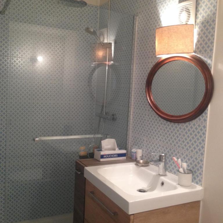 Large flat in Montmartre with terrace - Apartamento - 11