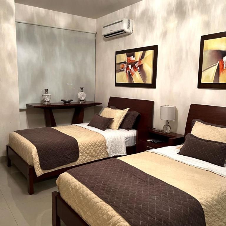 7B - Moderno departamento de 3 dormitorios a pasos de Plaza Blacutt - con Balcon y Parrillero - Apartamento - 56