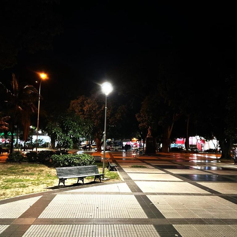 7B - Moderno departamento de 3 dormitorios a pasos de Plaza Blacutt - con Balcon y Parrillero - Apartamento - 63