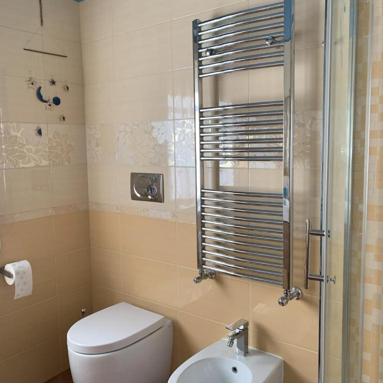 Attico luminoso a 7 fermate dal Colosseo - Apartment mit 1 Schlafzimmer - 5