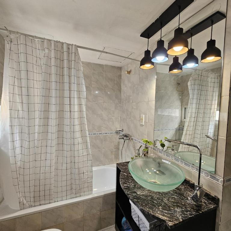 Cálido y amplio departamento en Nueva Córdoba - Apartamento de 2 dormitorios - 10