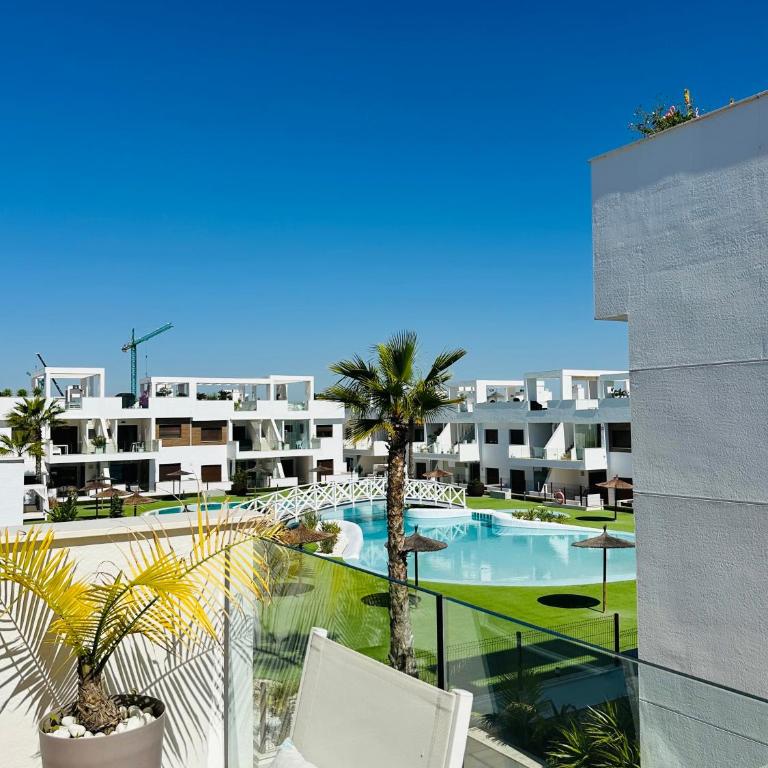 Condo with solarium in Laguna Beach Resort In Los Balcones in Torrevieja - Two-Bedroom Apartment - 28