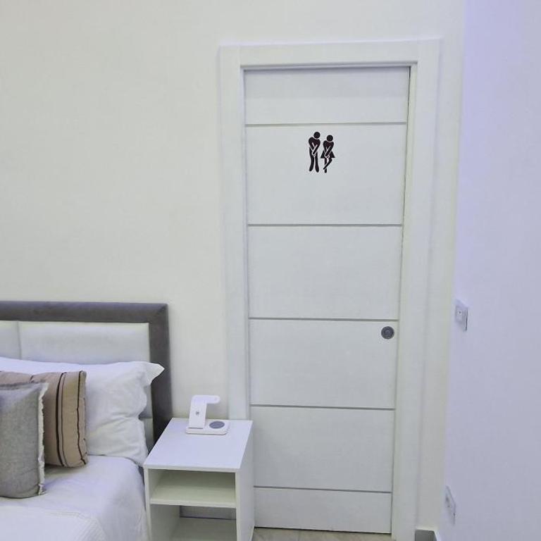 HG white - Small Double Room - 9