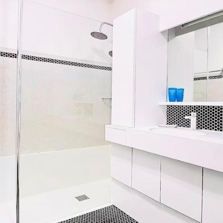 Élégance Provençale, Oasis de verdure, Bassin de 14m pour 1 à 6 personnes - Villa 3 Chambres - 14