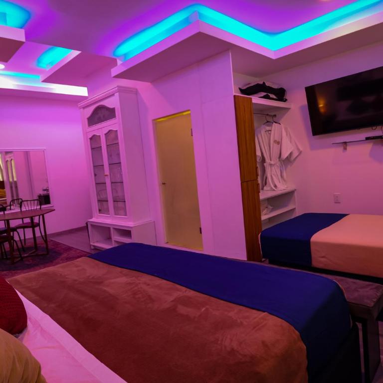 Hotel Emma - Habitación Cuádruple Económica - 5