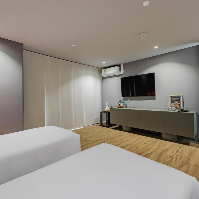 Versus Hotel - Habitación Doble Deluxe - 2 camas - 10