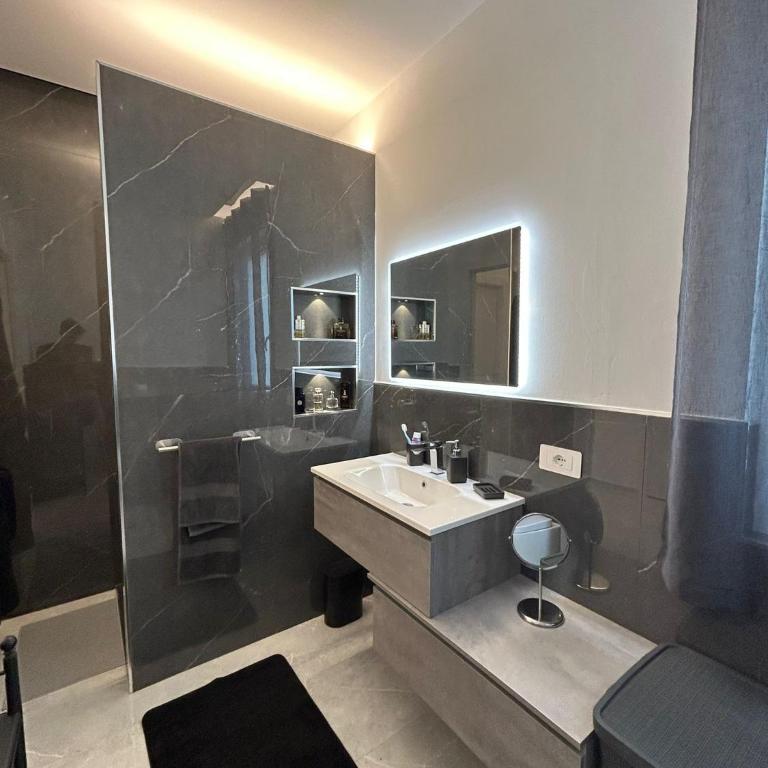 Lorenzo Luxury House - Deluxe Apartment - 17