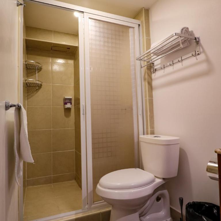 Hotel Emma - Habitación Individual con baño - 4