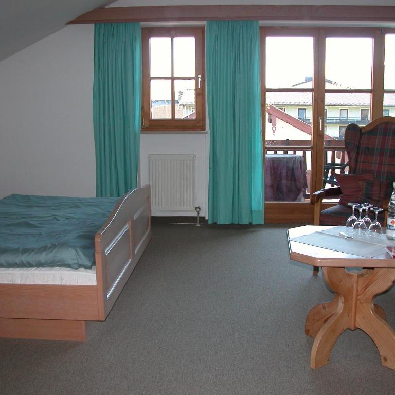Hotel-Restaurant Zum Hirschhaus Inklusiv Chiemgaukarte - Deluxe Familiensuite - 3