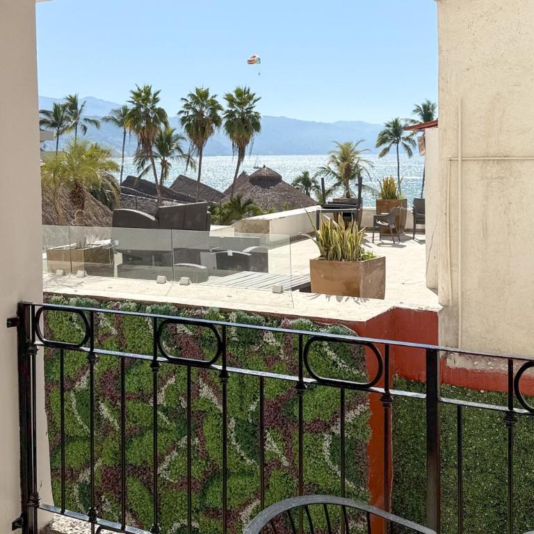 Spacious, standard with beach access & wifi! - Apartamento - 10