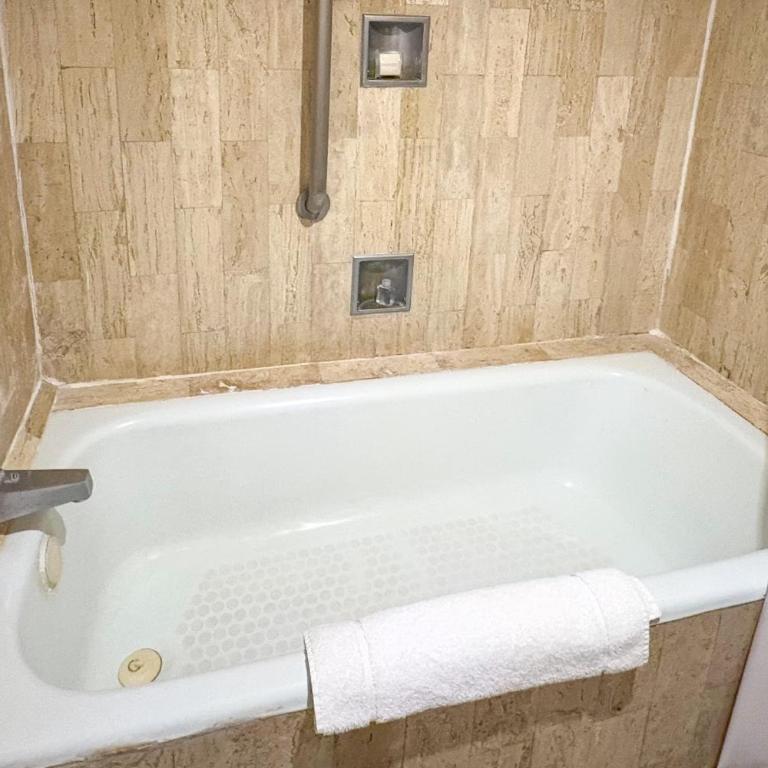 Spacious, standard with beach access & wifi! - Apartamento - 16
