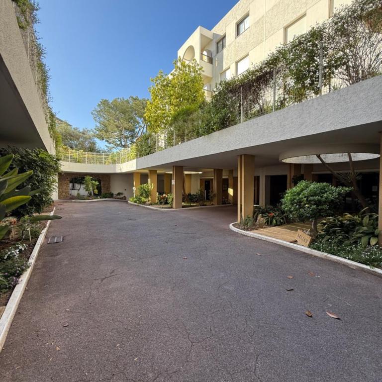 Résidence Standing - Piscine - Vue mer - One-Bedroom Apartment with Balcony and Sea View - 23
