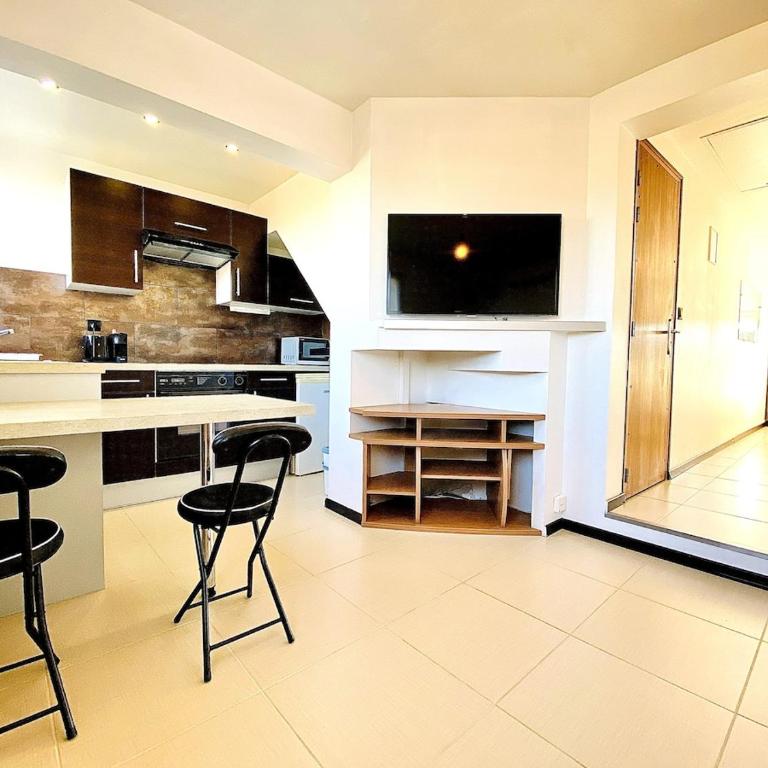 À 1 voie piétonne de la plage, du centre et du port pour 1 à 4 personnes - Appartement 1 Chambre - Non-Fumeurs - 16