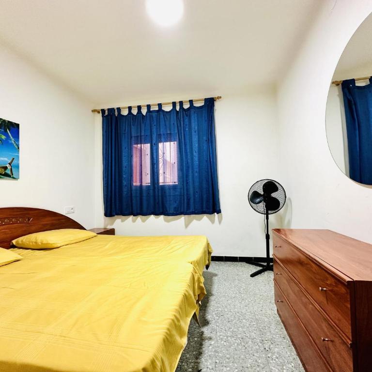 Apartamento frente al mar con gran terraza en Roses - ES-258-18 - Apartment - 11