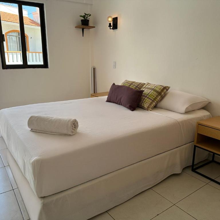 Calma Chicha Rooms - Queen Room with Balcony - 6