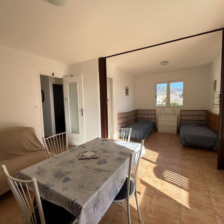 T3 pieds dans l'eau avec parking au Lavandou - FR-1-308-204 - Apartment - 4