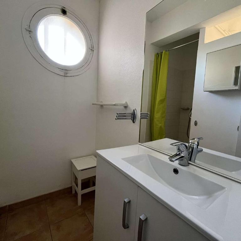 T3 pieds dans l'eau avec parking au Lavandou - FR-1-308-204 - Apartment - 9